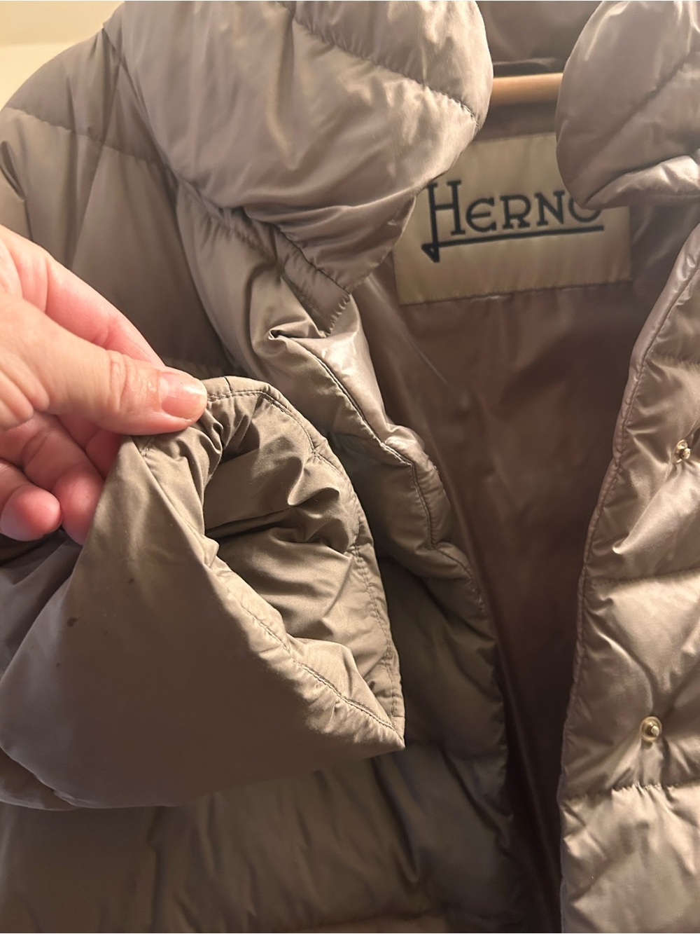 Herno Taupe Waterproof Jacket Size 40 - Picture 9 of 11